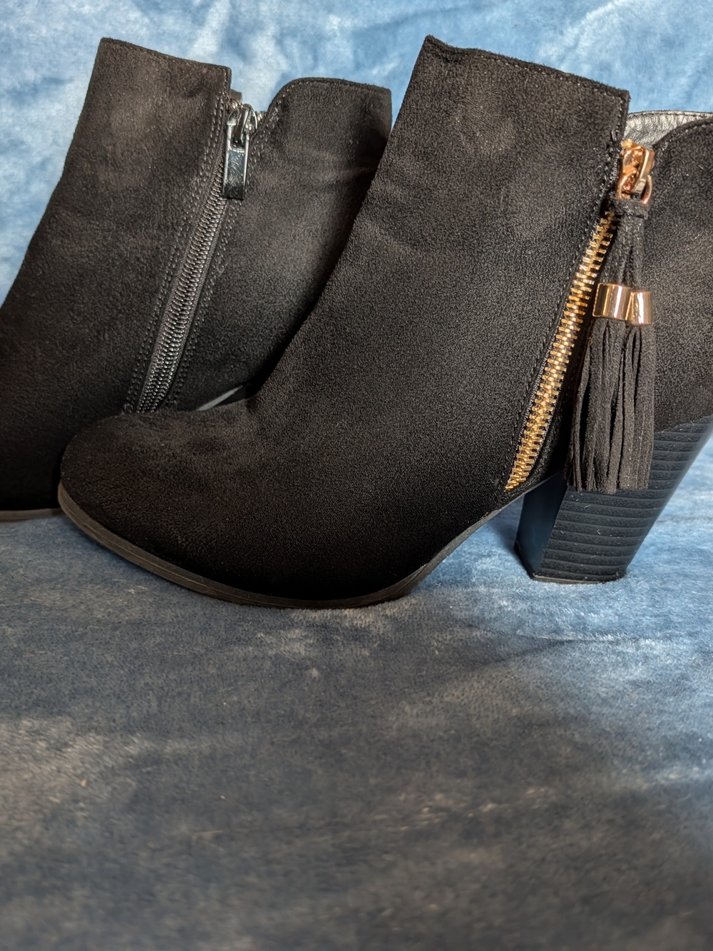 TOP Moda Black Suede Tassel Zip Block Heel Booties